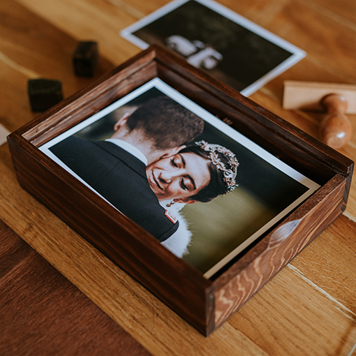 caja de madera para fotos